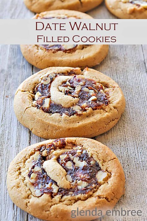 Filled Date Cookies with Walnuts, Date Pinwheel Cookies Date Pinwheel Cookies, Caramel Cookie Dough, Date Recipes Desserts, Cookies With Walnuts, Date Cookies, Pinwheel Cookies, Baking Christmas, Walnut Cookies, Date Recipes