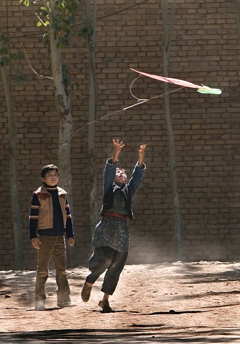 The Kite Runner (2007) Runner Aesthetic, Best Movie Lines, Khaled Hosseini, The Kite Runner, Kids Around The World, Arabian Beauty, Inspirational Books To Read, Movie Lines, Me As A Girlfriend