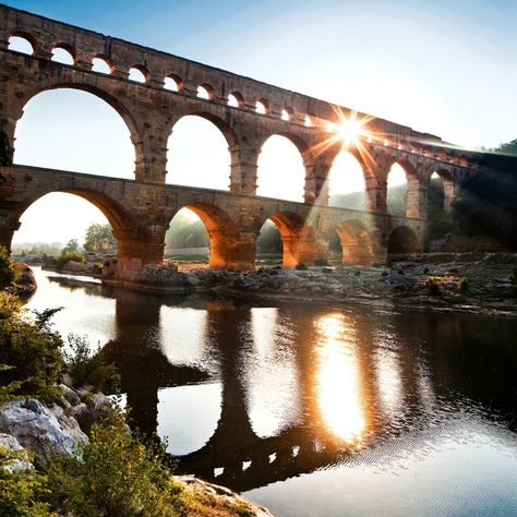 Aqueducts: Quenching Rome’s Thirst Early Humans History, Roman Aqueduct, Rome Antique, History Magazine, Empire Romain, Ancient Mysteries, Sand And Water, Ancient Rome, Ancient Romans