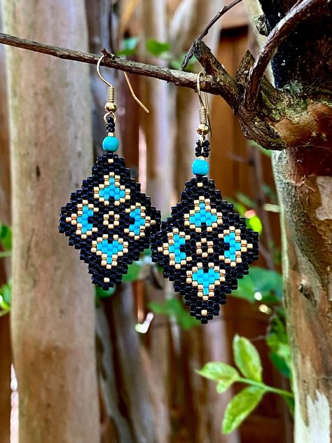 Seed Beads Earrings, Fringe Earring, Stitch Earrings, Earrings Patterns, Beadwork Designs, Beaded Earrings Diy, Brick Stitch Earrings, Beaded Jewlery, Brick Stitch Pattern