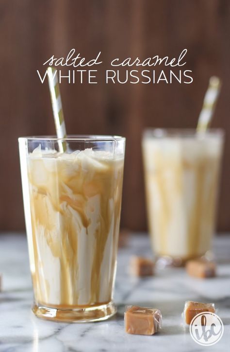 Carmel Vodka, Salted Caramel White Russian, Caramel White Russian, Salted Caramel Vodka, Caramel Drinks, White Russian Recipes, Christmas Drinks Alcohol Recipes, White Russian Cocktail, Caramel Vodka