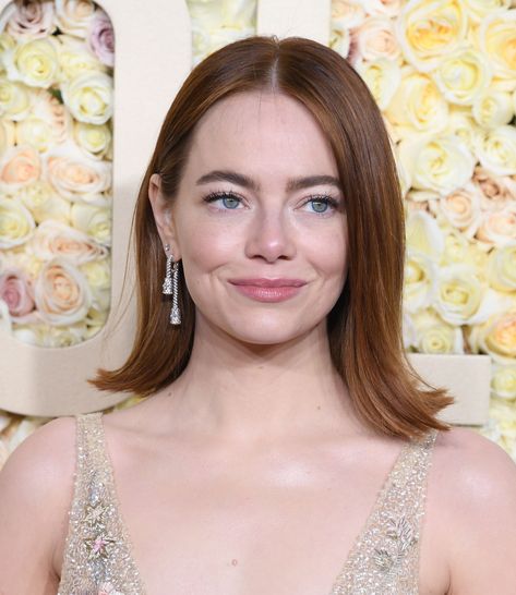 Emma Stone Dark Red Hair, Emma Stone Makeup Looks, Kendall Jenner Nose, Hair Trends For Brunettes, Makeup Look For Wedding, Emma Stone Hair Color, Emma Stone Makeup, Emma Stone Blonde, Creamy Foundation