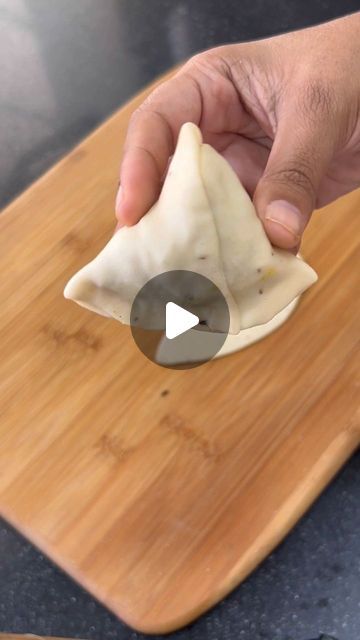 Samosa Folding Technique, Samosa Recipe Indian, How To Fold Samosas, Indian Cooking Recipes, How To Fold, Snack Box, Samosa, Indian Cooking, Cooking Techniques