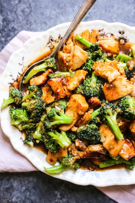 Defined Dish Chicken And Broccoli, Whole 30 Chicken Dinner Recipes, Chicken Recipes Broccoli, Chinese Chicken And Broccoli, The Defined Dish, Poached Chicken Breast, Broiled Chicken Breast, Defined Dish, Whole30 Chicken