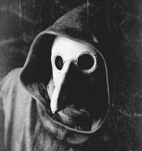 Wat Up My Doggz Black Plague Mask, Doctor Tumblr, Black Plague Doctor, Black Mask Aesthetic, Plague Mask, Horror Photos, Plague Doctor Mask, Mask Aesthetic, Creepy Vintage