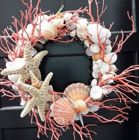 Interior Hallway, Starfish Wreath, Diy Beach Decor, Coastal Wreath, Seashell Projects, Art Coquillage, Decor Hallway, Seashell Wreath, Shell Wreath