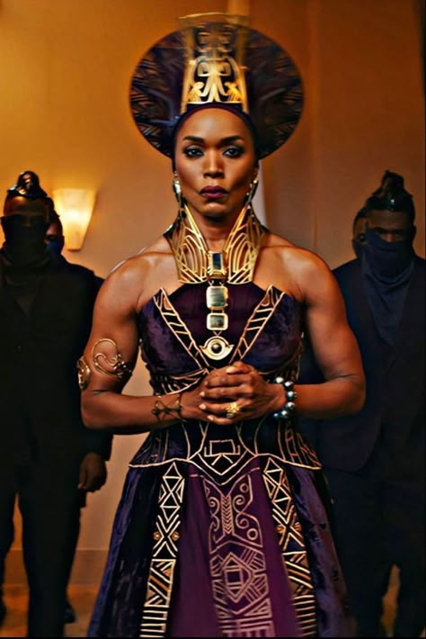 Queen Ramonda Outfits, Black Panther Outfit Ideas Women, Queen Ramonda, Shuri Black Panther, Black Joy, Black Panther 2018, Black Panther Wakanda Forever, Black Panther Wakanda, Black Royalty