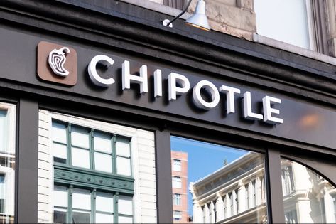 Want to Get Your Name Out There With Zero Budget? Do What Chipotle Did. Chipotle Restaurant, Zero Budget, Artichoke Pizza, Chipotle Mexican Grill, Cheese Straws, Mexican Grill, Food Poisoning, Pizza Place, Fast Food Chains