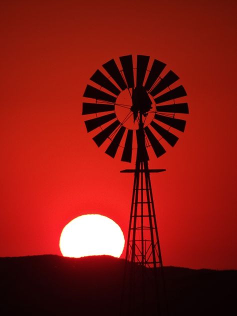 Valentine nebraska Sandhills sunset. #AviationCocktail #Nebraska Nebraska Landscape, Windmill Pictures, Nebraska Scenery, Valentine Nebraska, Nebraska Sandhills, Dance Film, Windmill Water, Old Windmills, Bohemian Farmhouse