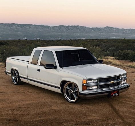 Obs Silverado, Jetta A4, Slammed Trucks, American Pickup Trucks, Silverado Truck, Chevy 1500, Dropped Trucks, Chevy Pickup Trucks, Low Life