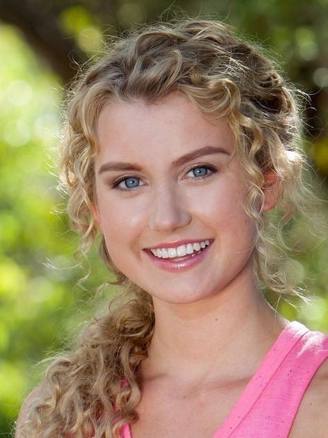 Isabel Durant, Dyed Curly Hair, H2o Mermaids, Mako Mermaids, Mermaid Pictures, Blonde Curls, Hair Png, Female Character Inspiration, Mermaid Hair