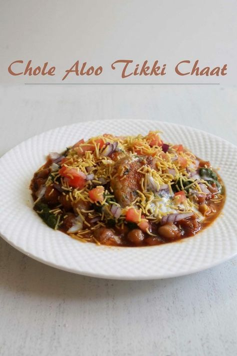 Chaat Platter, Masala Poori, Masala Puri Recipe, Paper Chicken, Ramzan Recipes, Chole Recipe, Masala Puri, Poori Recipe, Chats Recipe