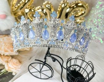 Light Blue Crown, Blue Quinceanera Theme, Baby Blue Quinceanera, Blue Tiara, Butterfly Crown, Maternity Shoots, Crown For Women, Happy Jewelry, Wedding Veil Accessories