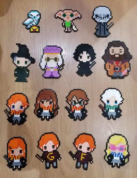 Disney Hamma Beads Ideas, Harry Potter Fuse Beads, Harry Potter Beads Pattern, Harry Potter Pearl Beads, Harry Potter Melty Beads, Fuse Bead Crafts, Hama Beads Patterns Harry Potter, Perler Bead Patterns Harry Potter, Hama Beads Patterns Disney