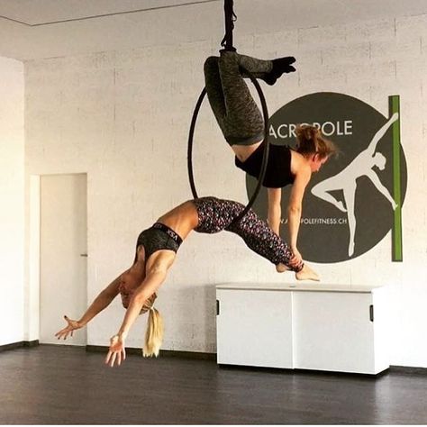 Aerial Silks Duo Poses, Aerial Partner Poses, Doubles Lyra, Lyra Doubles, Aerial Poses, Duo Lyra, Lyra Moves, Pole Poses, Aerialist Workout