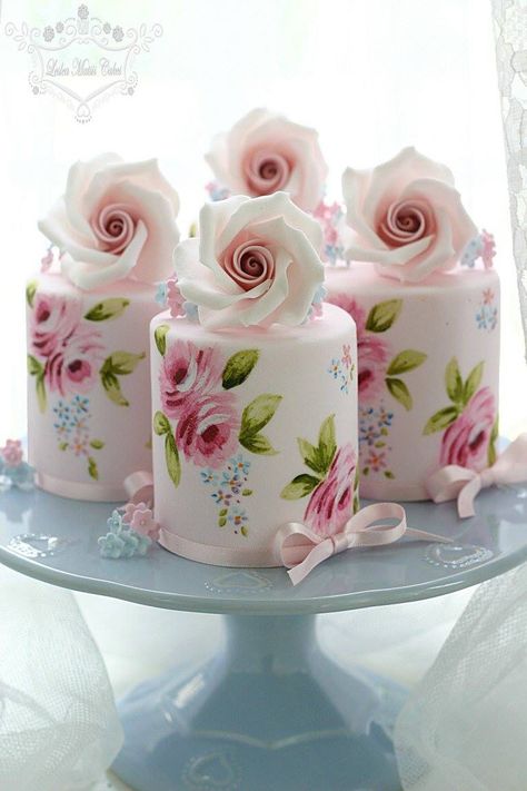 How gorgeous are these . Pink mini Wedding Cake. Cakes Decorated With Flowers, Cakes Decorated, Mini Wedding Cakes, Cakes Inspiration, Mini Torte, Hand Painted Cakes, Painted Cakes, Rose Cake, Small Cake