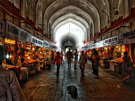 Read about these famous bazaars in India. Find out all about Meena Bazaar Delhi, Chor Bazaar Mumbai timings, Ima Market Manipur, etc. India Market Bazaars, Chor Bazar Mumbai, Chor Bazaar, Fashion Documentary, Meena Bazaar, Street Photography Tips, Old Delhi, India Travel Places, Reference Board