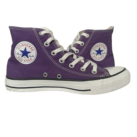 Vintage Converse Chuck 70 Hi High Top Nightshade Purple Violet Canvas Unisex Sneakers Euc Size 6(M), 8 (W) Size Guide: Men's 6 - Women's 8 Length 8 5/8” 100% Authentic! More Cushioning, Tougher Canvas, Same Versatility. The Chuck 70 Hightop Is Built Off Of The Original 1970s Design, With Premium Materials And An Extraordinary Attention To Detail, With Added An Extra Cushy Insole For Arch Support And Stability. Canvas Upper Is Lightweight And Durable. The Timeless Silhouette You Know And Love. Ru Converse Shoes Purple, Purple Core Outfit, Purple Shoes Aesthetic, Dark Purple Converse, Purple Converse Outfit, Violet Converse, Converse Collection, Cute Converse Shoes, Shoes Png