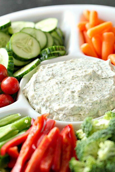 Best Dill Dip Recipe, Dips To Go With Vegetables, Dill Vegetable Dip, Dip For Vegetables Homemade, Veggie Tray Dips, Best Dip For Veggies, Homemade Dips For Veggies, Dill Dip Recipe Sour Cream, Dip For Veggie Tray