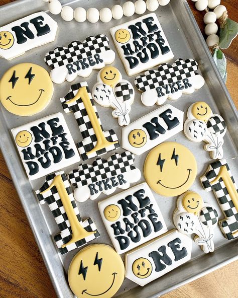 Creator Spotlight 🍪🎉 Check out these awesome "One Happy Dude" themed cookies that @sugarmagnoliabakehouse uploaded to our creator's page: https://bit.ly/3USEyjN These cookies are perfect for a first birthday party! The black, white, and yellow color scheme is perfect for a modern and stylish celebration. Check out our on-demand custom prints: https://bit.ly/3TpnLD7 #edibleink #cookies #customcookies #firstbirthday #birthdaycookies #foodart #cookiesofinstagram #instacake #dessert #delicious... Smiley Face Birthday Party Cake, Checkered Cake Pops, Checkerboard Birthday Party, One Cool Dude First Birthday Party Food, Checkered Cupcakes, One Cool Dude Cookies, Four Ever Young Party Theme Boy, One Happy Dude Cookies, Checkered Cookies