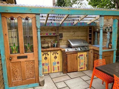 Off The Grid Outdoor Kitchen, Tiny Home Outdoor Kitchen, Bohemian Outdoor Kitchen, Rustic Outdoor Kitchen On A Budget, Off Grid Outdoor Kitchen, Outdoor Laundry Rooms Shed, Outdoor Canning Kitchen, Outdoor Kitchen Rustic, Outdoor Kitchen Design Rustic