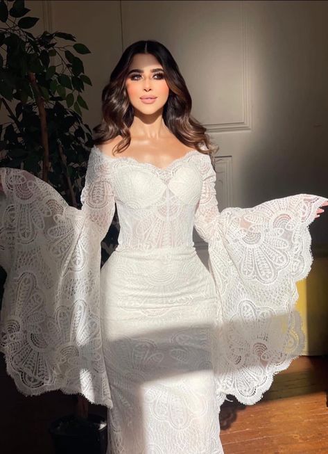 Off Shoulder Wedding Dresses, Bride Dress Simple, Off Shoulder Wedding Dress, Classy Wedding Dress, Soiree Dress, Stylish Wedding Dresses, Bridal Dresses Lace, Modest Dresses Casual, Elegant Dresses Classy