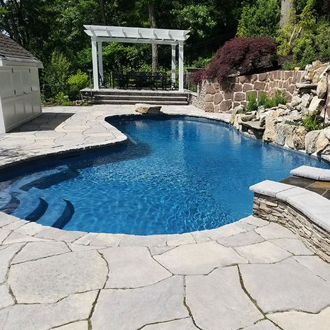 Grand Flagstone Interlocking Paving Stones - Natural Look - Nicolock Pool Addition, Flagstone Paving, Flagstone Pavers, Natural Stone Texture, Outdoor Paving, Stone Feature, Paving Stones, Premium Colors, Inground Pools