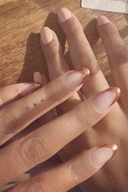 Beyonce Inspired Nails, Beyonce Nails Inspiration, Beyoncé Nails, Celeb Nails, Beyonce Nails, Almond Shaped Nails, Shaped Nails, Almond Shape Nails, Gold Tips