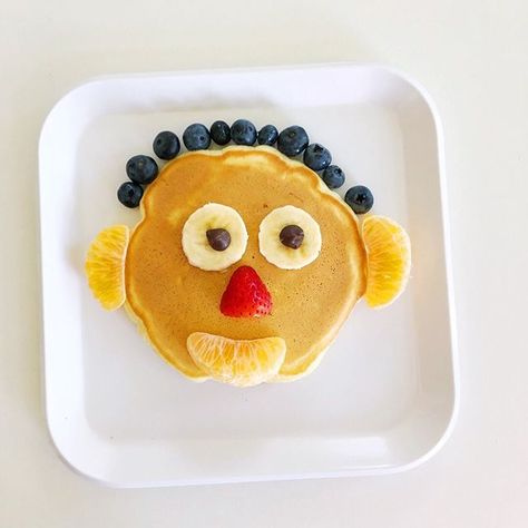 All About Me Baking Ideas, All About Me Cooking Activity Kids, Pancake Faces For Kids, All About Me Food Activities, Pancake Day Crafts For Toddlers, Cooking For Preschoolers, Toddler Cooking Activities, Smiley Face Pancakes, Pancake Activities