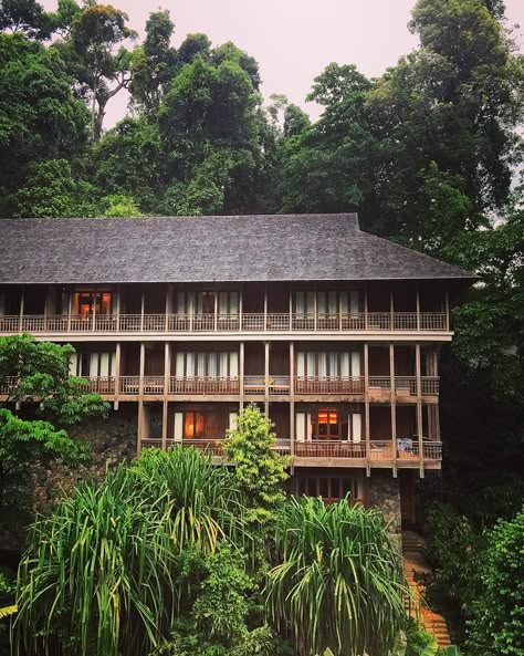 The Datai on Langkawi Island, Malaysia, opened in 1993, designed by legendary West Australian architect Kerry Hill, who passed away last… Kerry Hill Architecture, Datai Langkawi, Kerry Hill Architects, Langkawi Island, Kerry Hill, Folding Architecture, Resort Architecture, Hills Resort, Hotel Concept