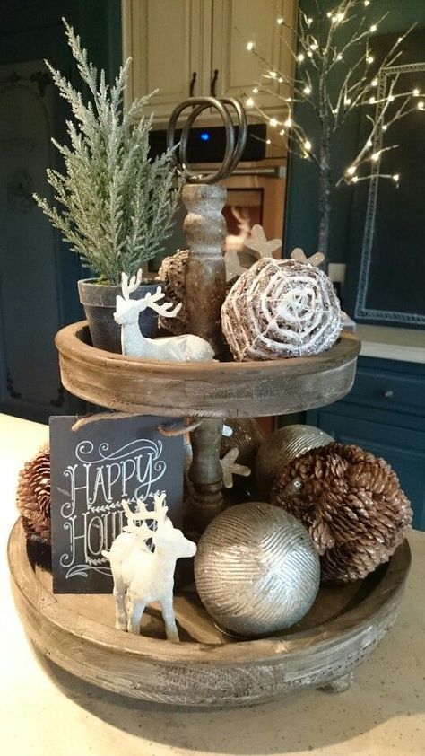 21 Rustic Christmas Decorations, Keep It Simple Three Tiered Tray, Christmas Rustic, Indoor Christmas Decorations, Indoor Christmas, Tiered Trays, Christmas Decorations Rustic, Farmhouse Christmas Decor, Table Coffee, Rustic Table