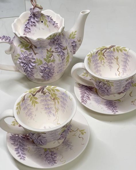 Do you know the name of the flower 🎀#fairycup #tea #teatime #teacup #teapot #teaset #teasets #teapots #teacups #makelifearide #fyp #fypシ #fypage #foryoupage #foryou Kitchen World, Pretty Mugs, Good Energy, Home N Decor, Tea Set, Tea Time, Tea Pots, Tea Cups, Polymer Clay