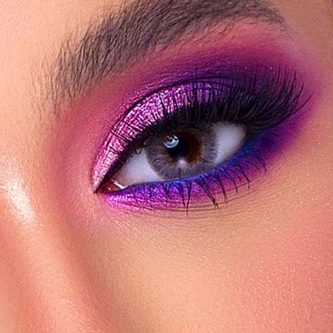 Eye Shadow Looks Colorful, Purple Galaxy Makeup, Jewel Tone Eye Makeup, Red And Purple Eyeshadow Look, Types Of Eyeshadow Looks, Berry Eye Makeup, Bright Color Eyeshadow Looks, Colorful Glitter Eye Makeup, Eye Makeup For Red Hair