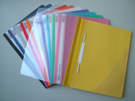 We offer plastic folder printing services in UK & Europe. Get custom plastic folders with brads and plastic folders for school at cheap price. http://www.printinggood.co.uk/Plastic-Folders Girly Stationary, Folders For School, Case File, Plastic Folders, Back To School Party, File Holder, Hand Lettering Tutorial, Mailing Envelopes, File Folders