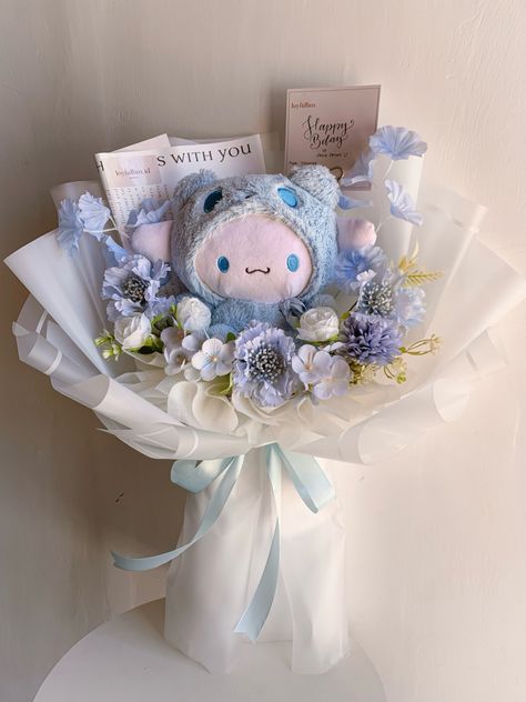 Plushy Bouquet, Sanrio Bouquet, Cinnamon Roll Sanrio, Cosmo Flower, Mini Bouquet, Flower Gift Ideas, Gift Bouquet, Cinnamon Roll, Flower Gift