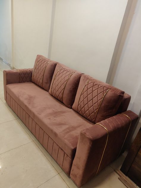 Normal Sofa Design, Akshay Khanna, Latest Sofa Set Designs, Sofa Couch Design, Coffee Table Design Modern, Single Door Design, Boss Chair, Bed Headboard Design, Wooden Sofa Set Designs