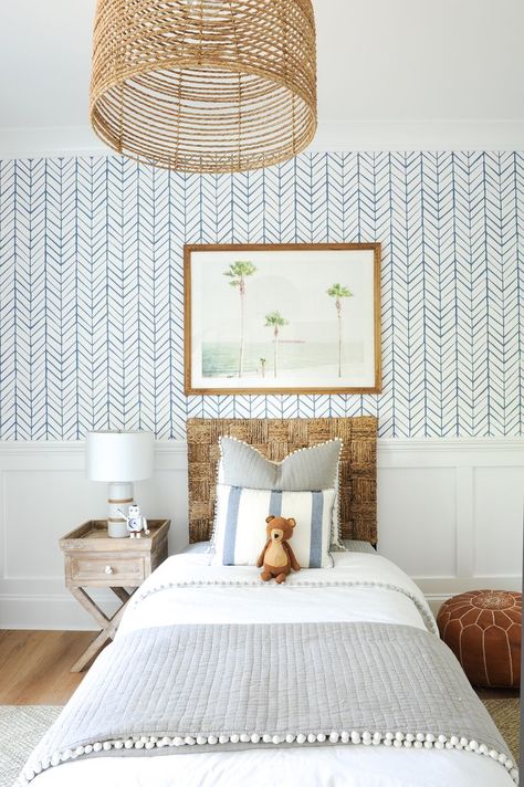 Beach House Bedroom Wallpaper, Beachy Wallpaper For Bedroom, Wallpapers Kids Room, Rustic Simple Bedroom, Wainscoting Boys Bedroom, Wainscoting Kids Bedroom, Kids Room Wainscoting, Boys Room With Wallpaper, Wainscoting With Wallpaper