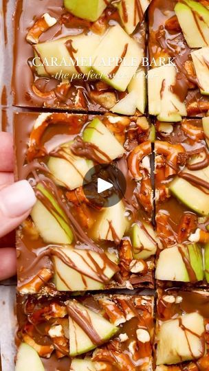 Caramel Apple Bark, Apple Bark, Spooky Foods, Sweet Bars, Caramel Apples Homemade, Creami Recipes, Carrot Cookies, Candy Board, Apple Recipe