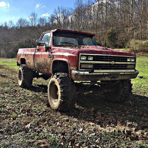 Country Trucks, Trucks Lifted Diesel, Hors Route, Mud Trucks, Lifted Chevy, Lifted Chevy Trucks, Jacked Up Trucks, Truck Yeah, Old Pickup Trucks