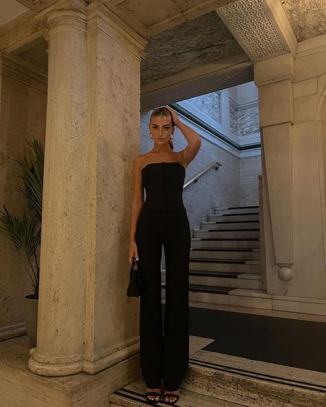 Expensive Style Outfits, Elegant Dinner Outfit Classy Night, Look Rich On A Budget, Elegant Outfit Party, Elegant Dinner Outfit, Museum Fits, Elegantes Party Outfit, Old Money Outfits For Women, Old Money Outfits Women