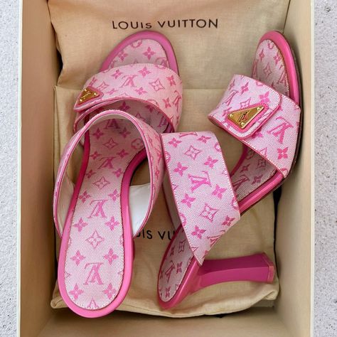 INTO IT ( ¤̴̶̷̤́ ‧̫̮ ¤̴̶̷̤̀ ) on Instagram: “Our Pink LV Monogram heels with double straps. Comes in box and dustbags.” Louis Vuitton Heels, Fancy Heels, Fashion Shoes Heels, Cute Shoes Heels, Shoes Heels Classy, Louis Vuitton Pink, Heart Shoes, Vintage Heels, Fancy Shoes