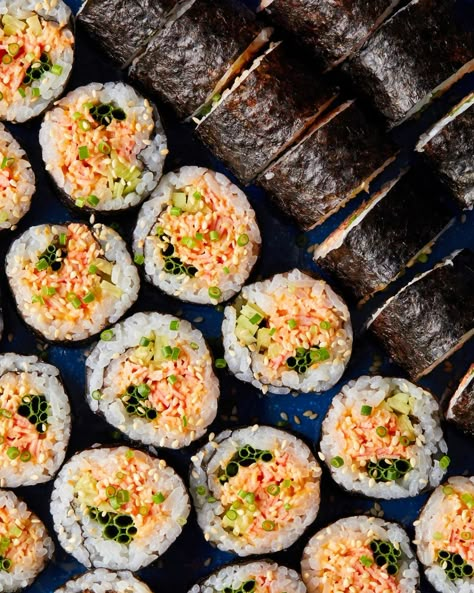 spicy crab rolls Spicy Crab Roll Recipe, California Roll Recipes, Spicy Crab Roll, Onigiri Filling, Crab Sushi, Salads Recipes For Dinner, Sushi Recipes Homemade, Crab Rolls, Spicy Dinner Recipes