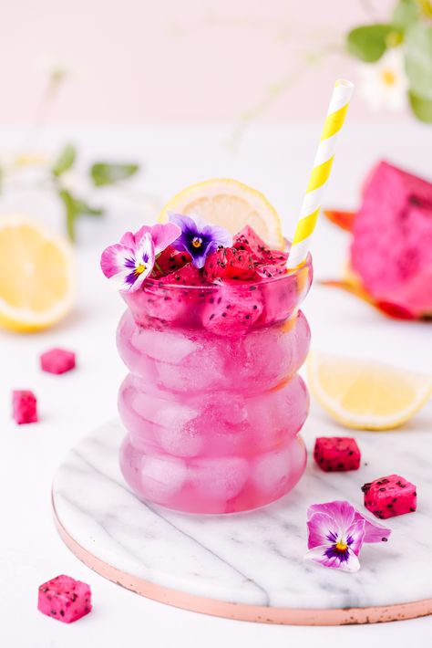 Sweet Le-Mom Spritz | The Social Sipper Aesthetic Drink, Summer Drink Cocktails, Mocktail Drinks, Spring Drink, Italian Drinks, Italian Soda, Ice Cream Floats, Cocktail And Mocktail, Fancy Drinks