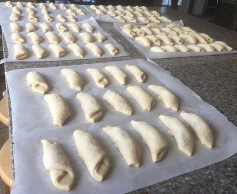 German Kipfels – Perfuzion Kiffel Recipe, Kifle Recipe, Kiffles Recipe, Amish Food, Grandma Cookies, Amish Recipes, Polish Recipes, Crescent Rolls, Instant Yeast