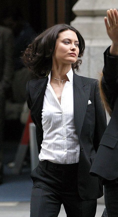 Outfit Elegantes, Shalom Harlow, Image Swag, 90s Supermodels, 90s Models, Model Aesthetic, Candid Photography, Fashion Mistakes, Celebrity Makeup