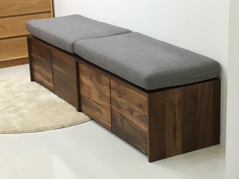 Wooden Storage Bench Seat, Sitting Bench With Storage, Ottoman Decor Living Room, Ideas Decoracion Salon, Modern Storage Bench, Room Partition Wall, Wooden Storage Bench, Storage Bench Seating, Storage Bench Bedroom