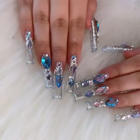 ✨(ﾉ◕ヮ◕)ﾉ*:･ﾟ✧ Mulani💋 on Instagram: “Icy wifey 💎🥶 #explore Bling by @bluestreakcrystals Blue glitter @honeysnailsecret Clear acrylic @youngnailsinc” Icy Nails Winter Blue, Icy Nails Acrylic, Icy Blue Nails Acrylic, Blue Bling Nails Rhinestones, Blue Ice Nails, Blue Gem Nails, Icy Nails Winter, Icy Blue Nails, Blue Bling Nails