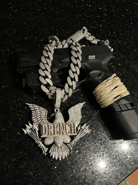 Daniel Defense, Make Money On Pinterest, Dope Jewelry Accessories, Thug Style, Money On Pinterest, Rapper Jewelry, Tattoo Inspiration Men, Drip Outfit Men, Gangsta Style