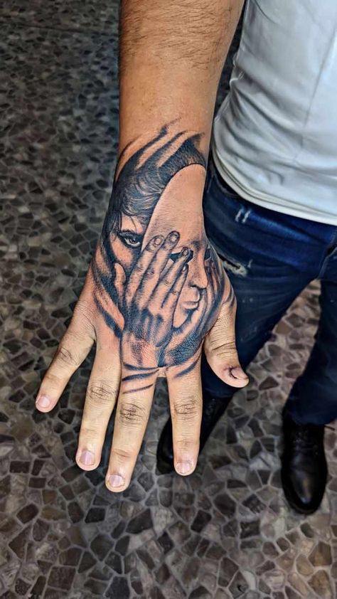 Hand Tattoos Simple Men, Tattoo Main, Tattoo 2023, Hand Tats, Simple Man, Birth Month, Simple Tattoos, Hand Tattoos, Tatting