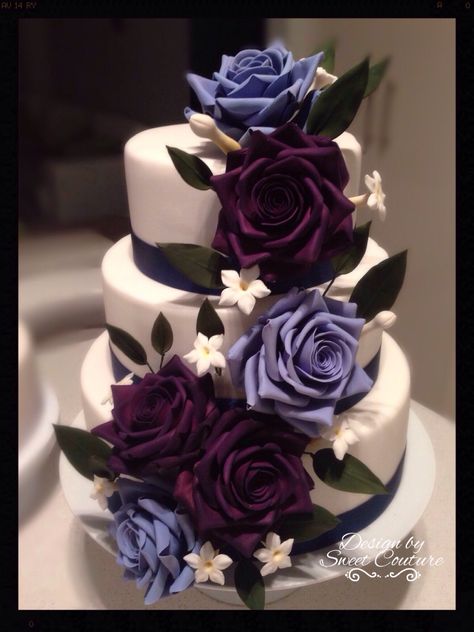 Plum And Navy Wedding Cake, Black And Purple Wedding Cake, Plum Gold Wedding, Purple Roses Wedding, Wedding Cake Dark, Purple Black Wedding, Wine Colored Wedding, Gothic Wedding Cake, Wedding Cake Navy